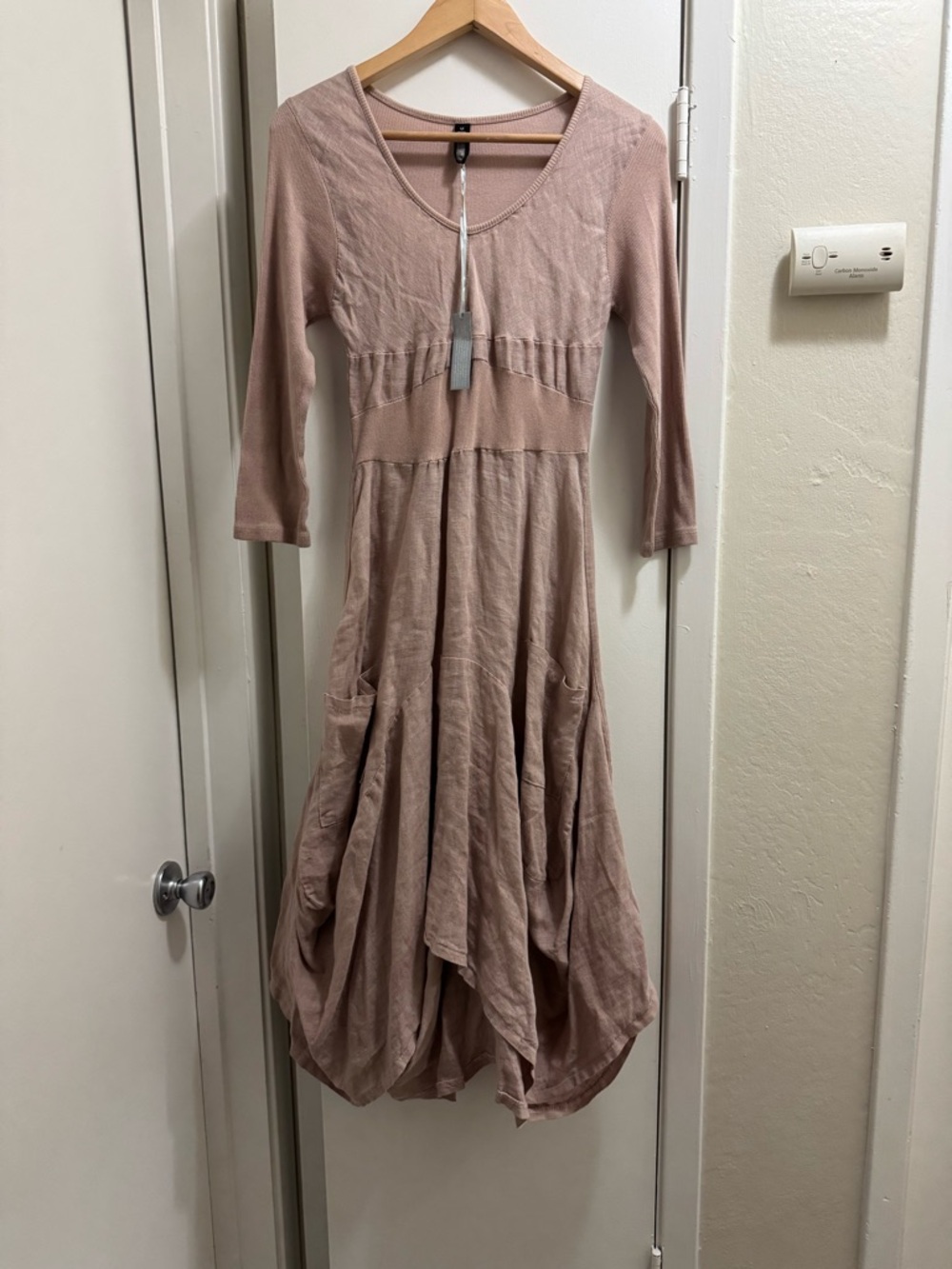 Inizio Italiyen Linen Dress with Pocket on the side .